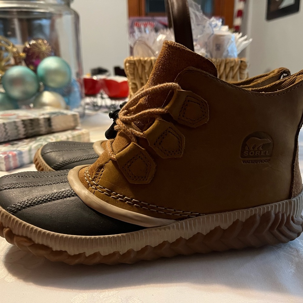 Sorel Out and About booties